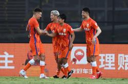 鲁能恒大同组，亚冠搏杀之际